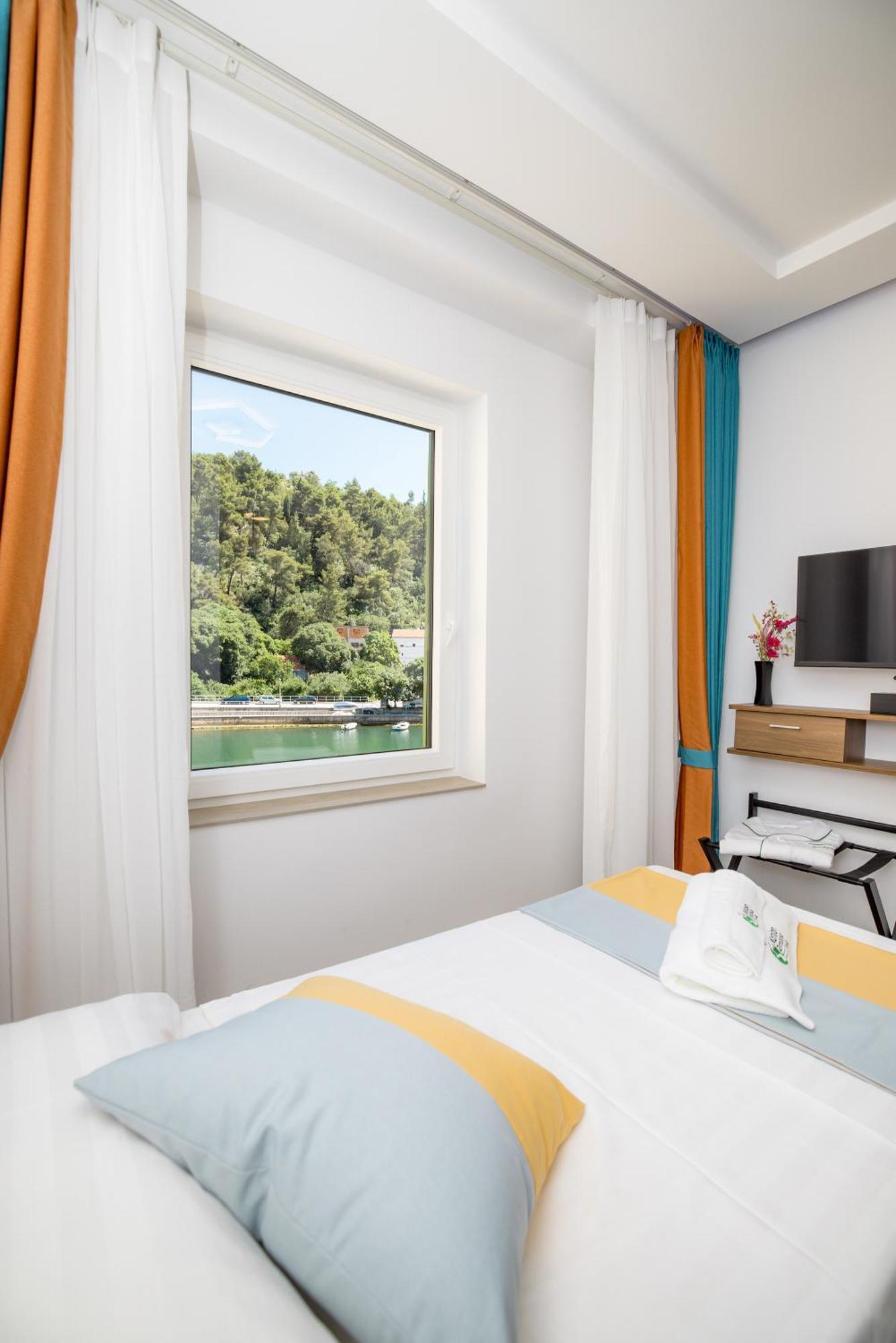 Hotel Kanjon Zrmanje 3*