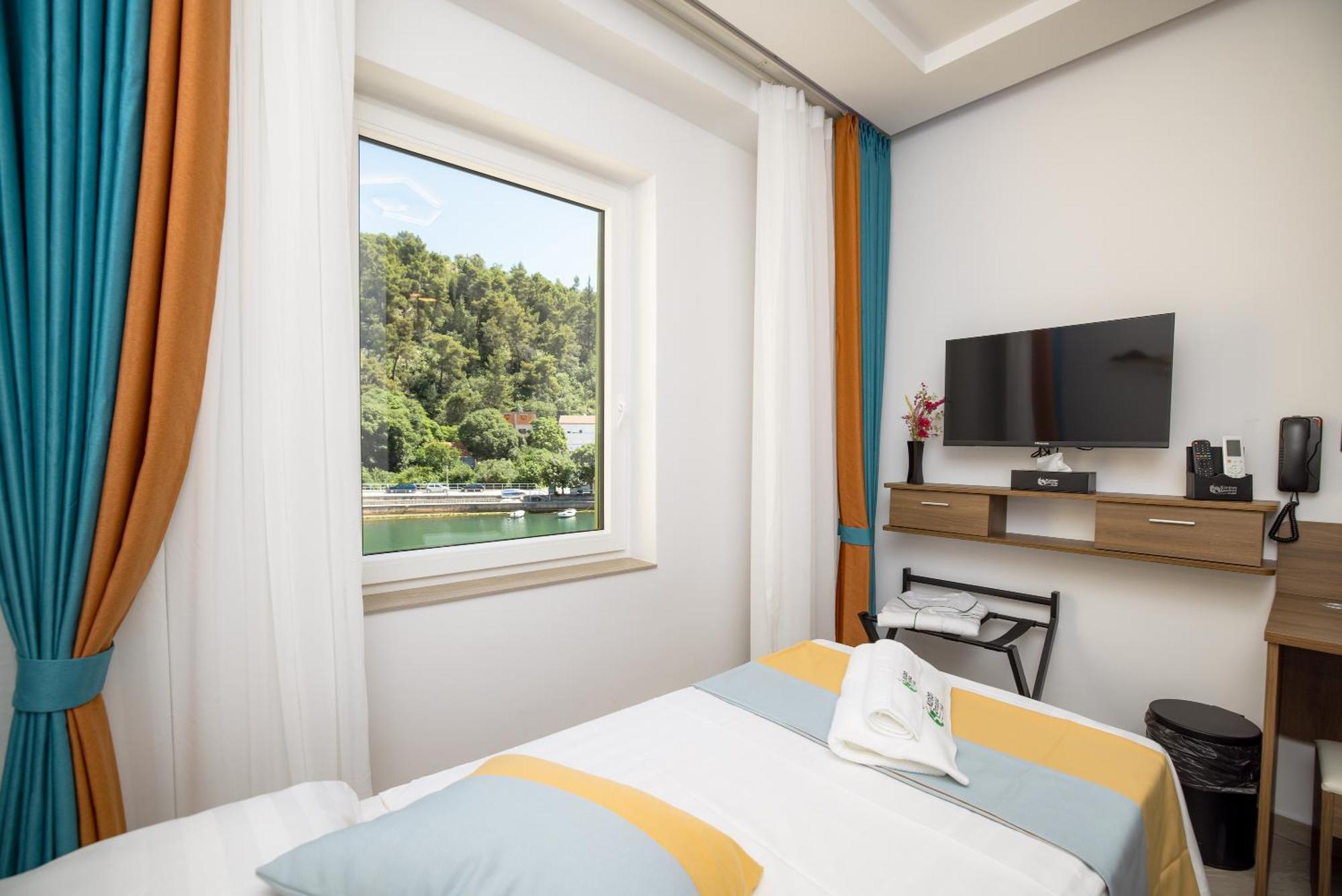 Hotel Kanjon Zrmanje 3*